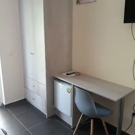 アパートホテル Elia & Thalassa 3*